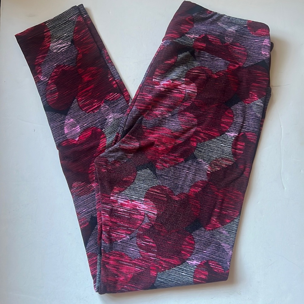 LuLaRoe Hearts One Size Leggings